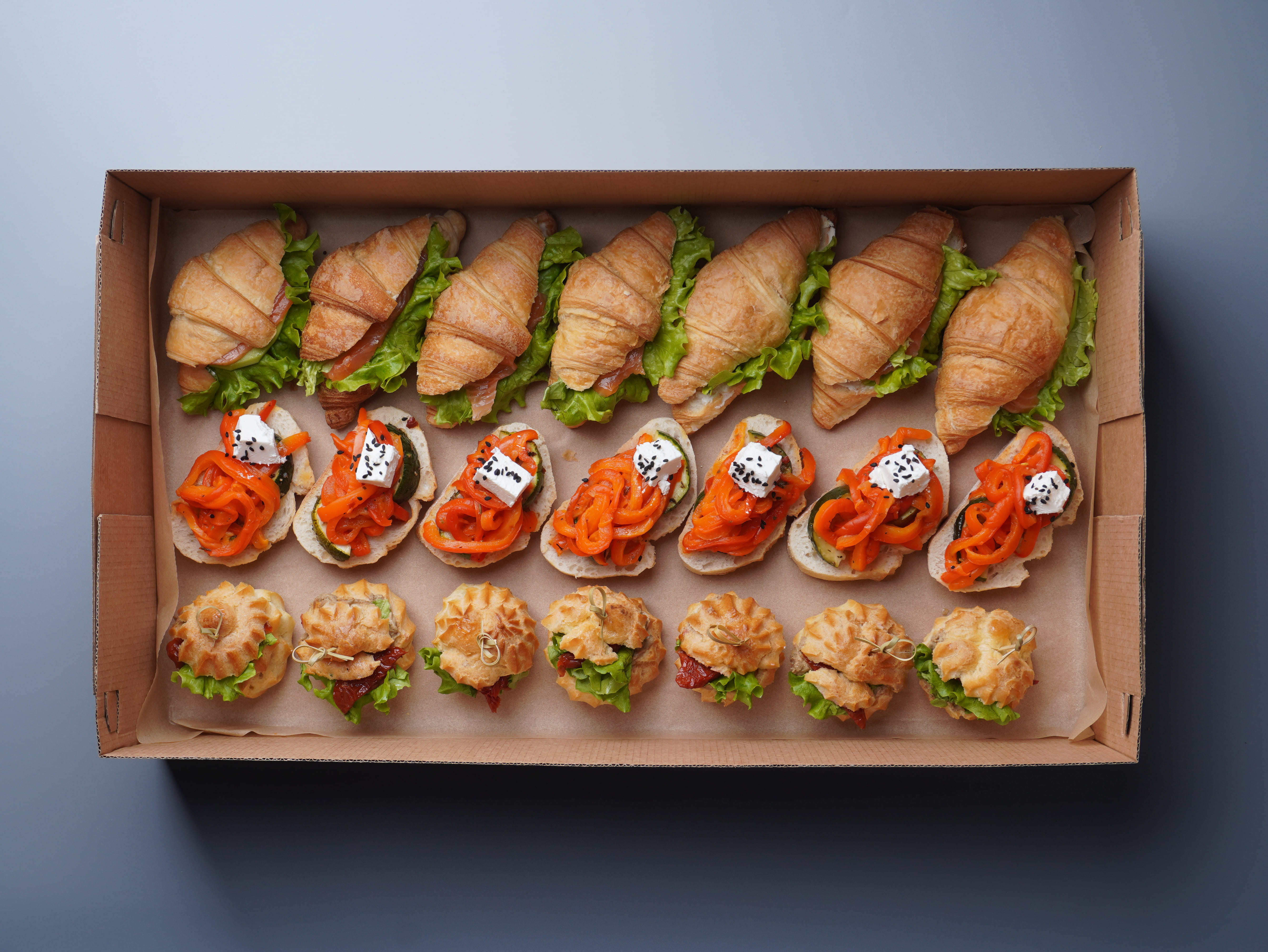 Бокс "Треба брати" (28 штук - 1120 грам)