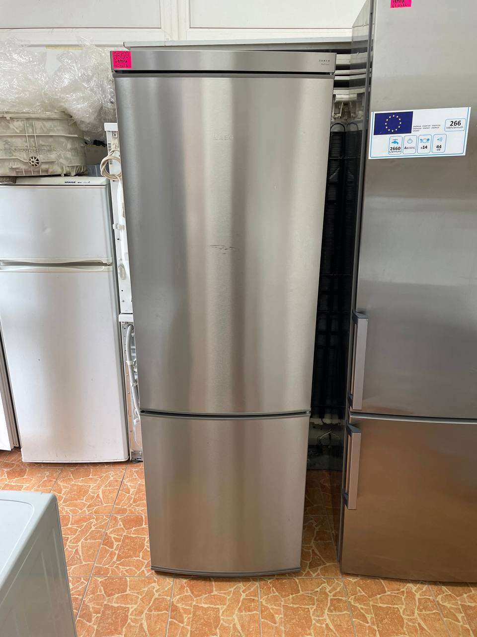 Холодильник AEG Santo 180см