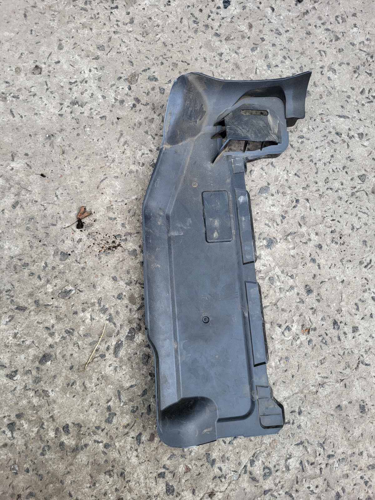Накладка під бардачком BMW E46