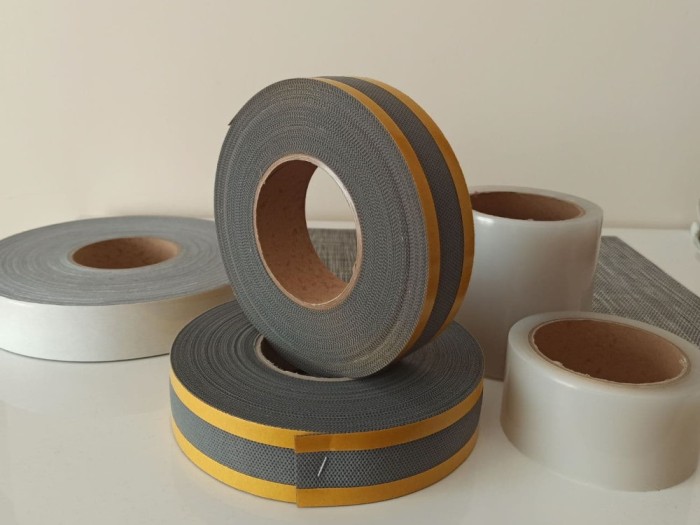 Dampfdurchlässiges Schutzband für Polycarbonatplatten