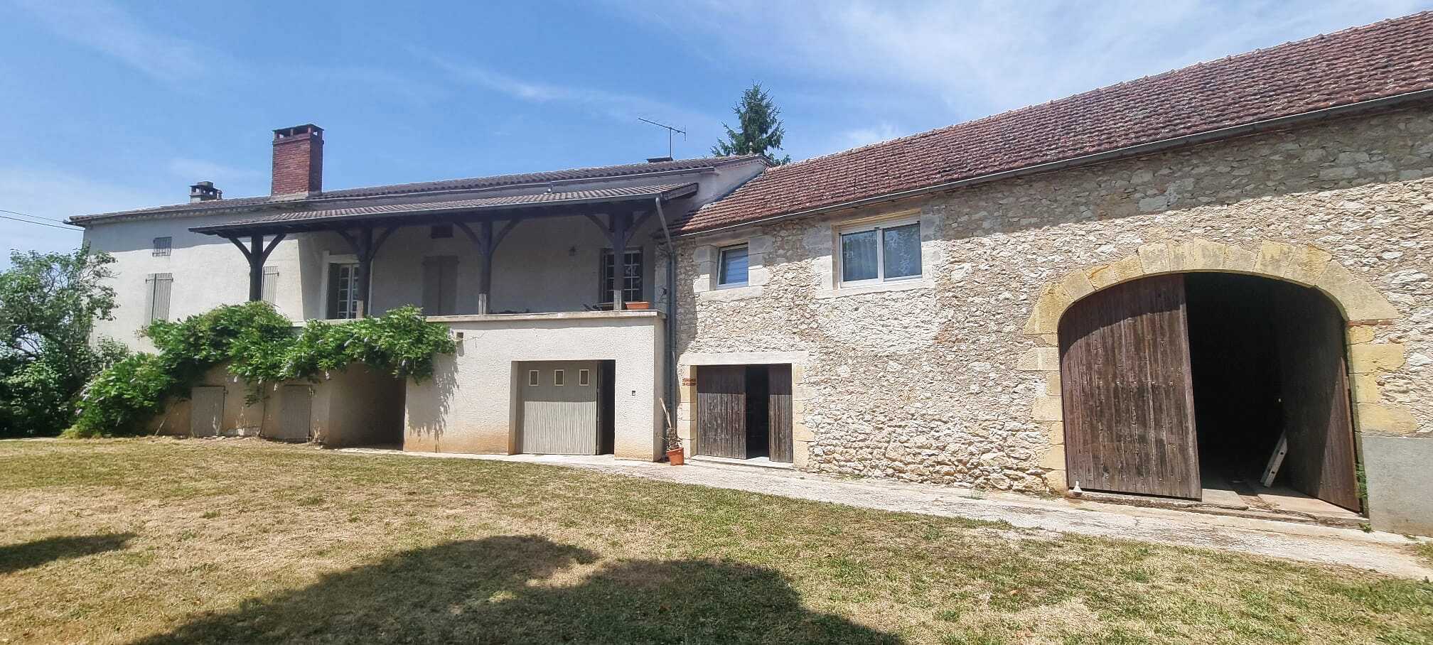 Ancienne fermette en pierres à proximité d'un village de renom dans le Lot