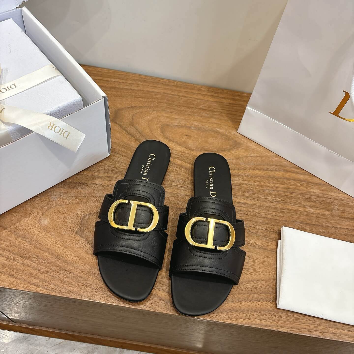 Dior шльопанці