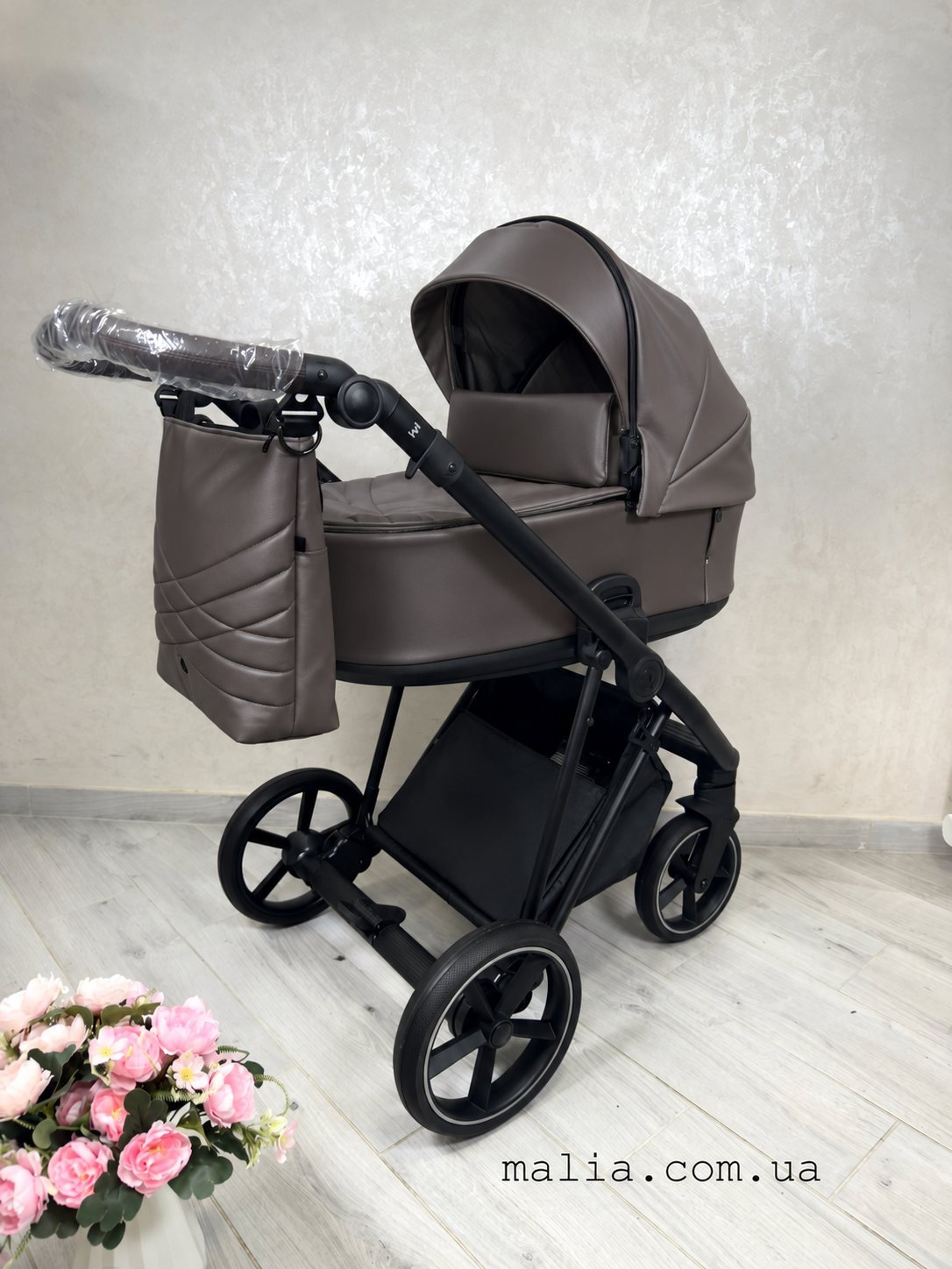 Коляска 2 в 1 Roan Ivi Chocolate ECO