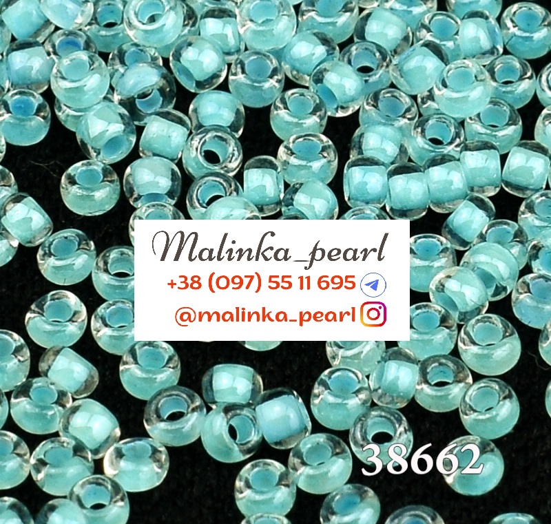 Бісер блакитний світлий, кристальний, глазурований з фарбованим отвором