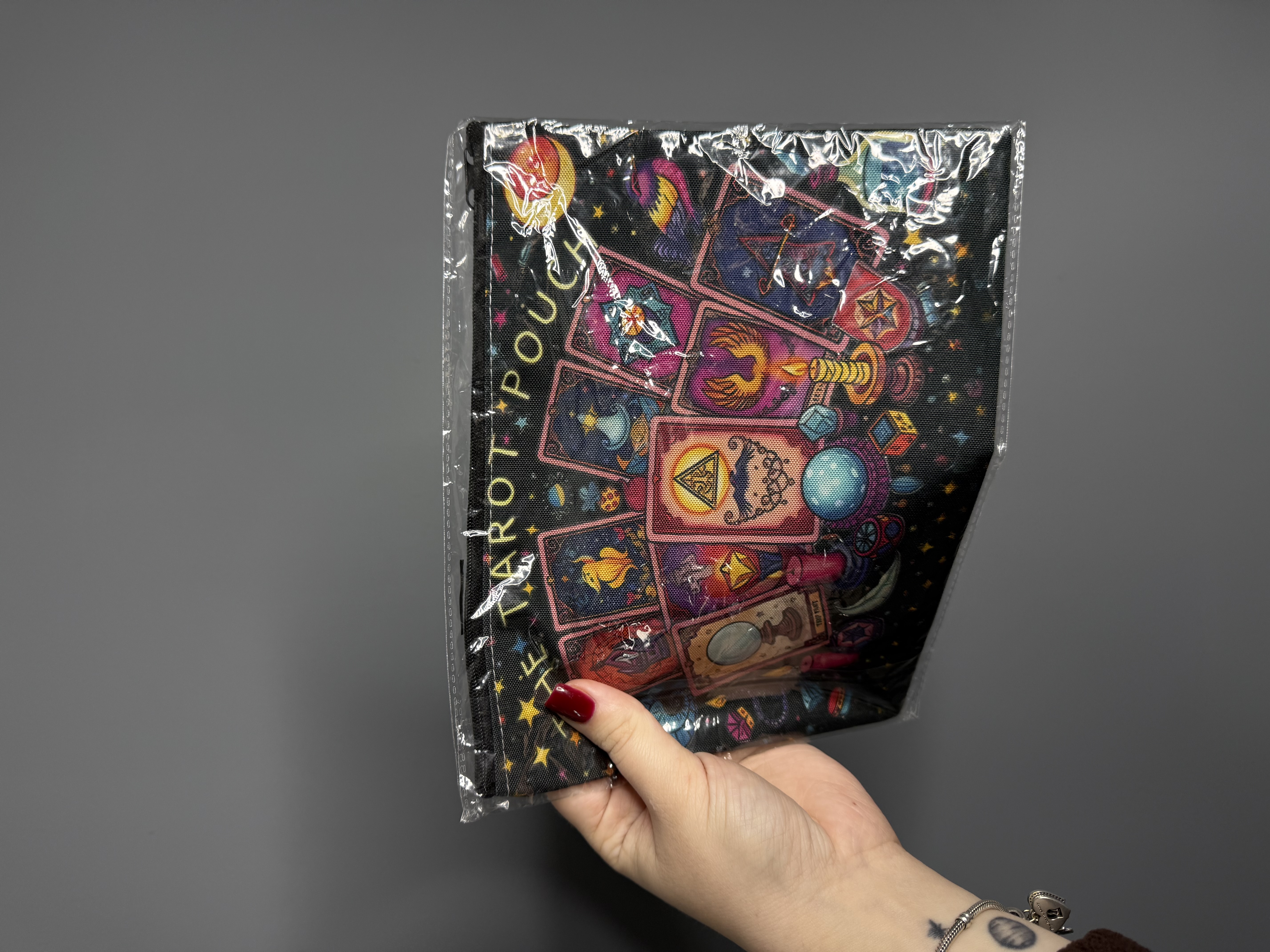 Косметички для зберігання езотеричних атрибутів