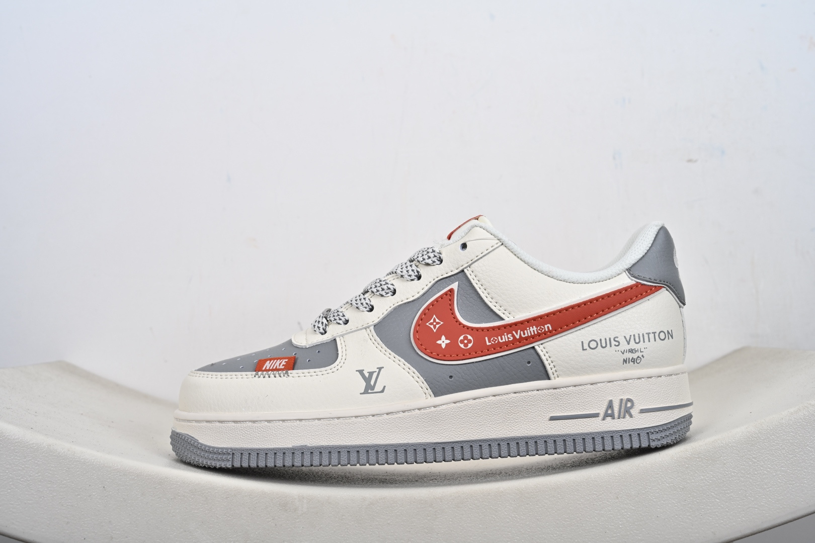 Nike Air Force 1 07 Low LV Współpraca JP8028-070