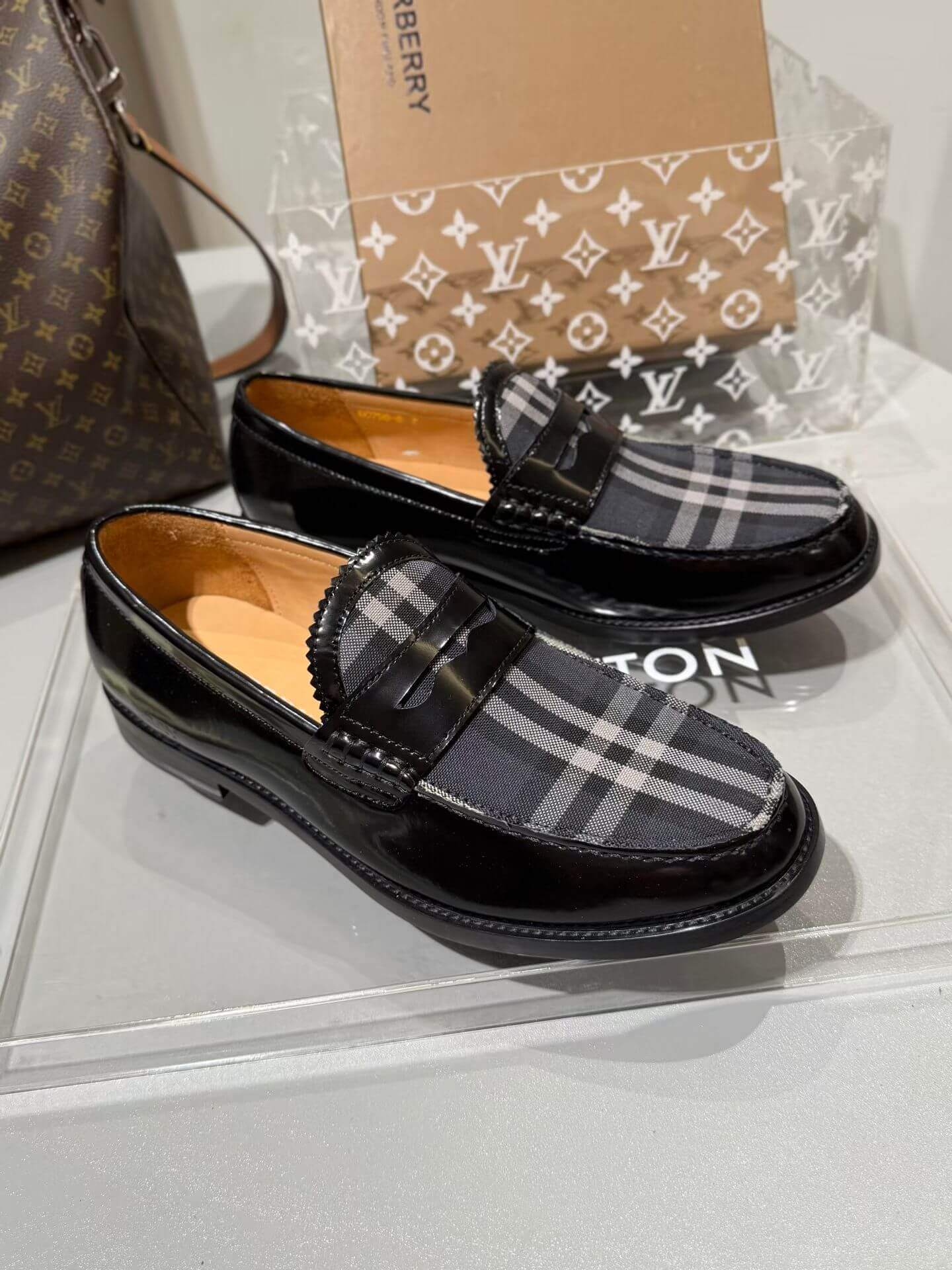 Louis Vuitton лофери