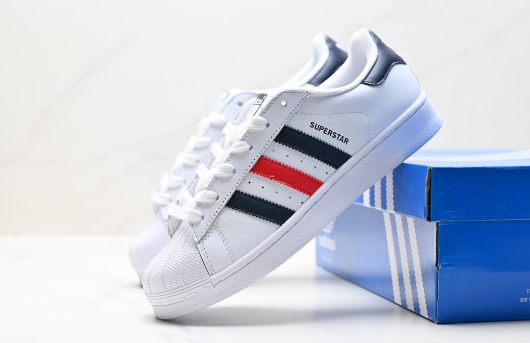 Adidas Originals Superstar Pride RM AQ3091