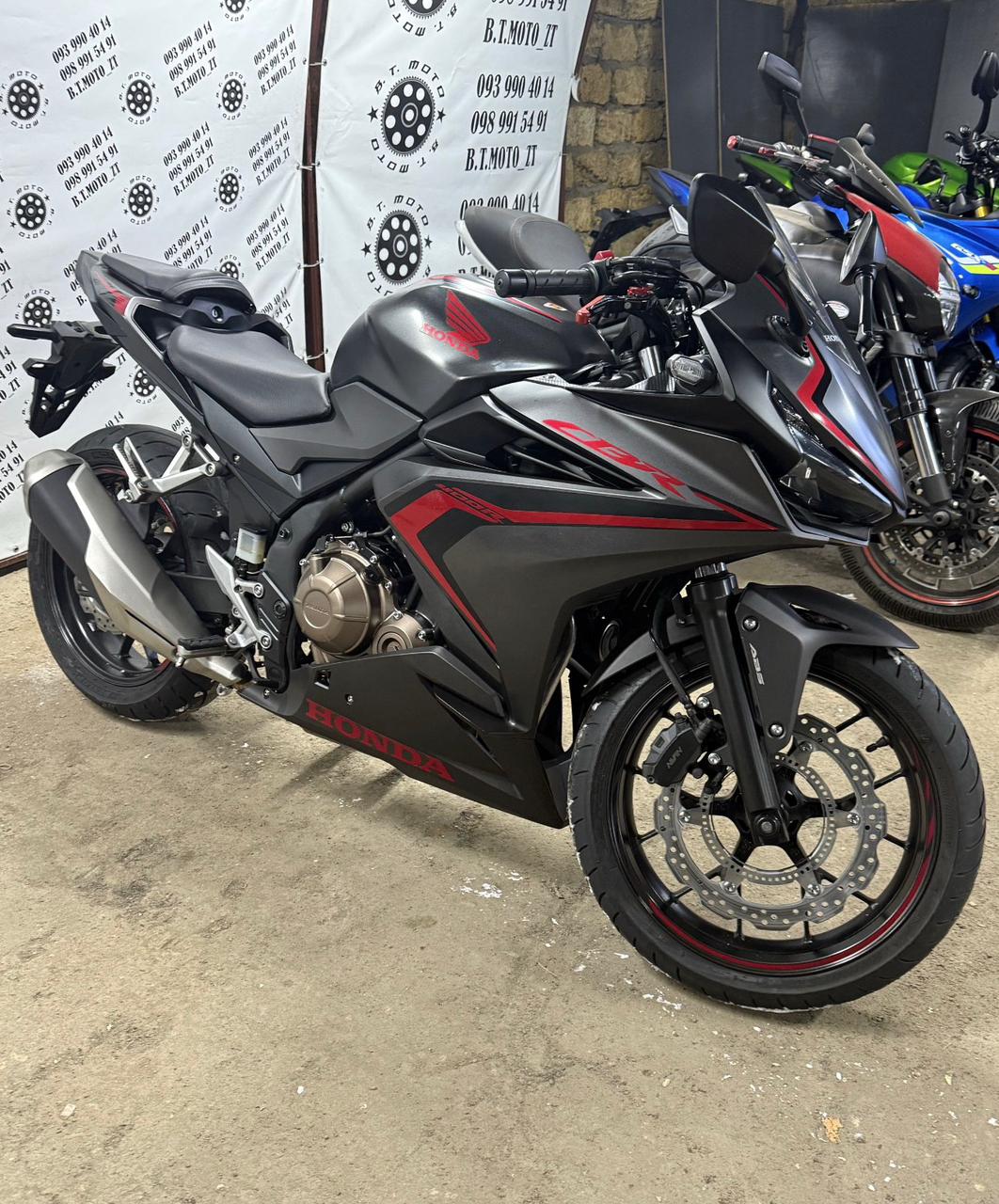 Honda CBR400R 2020 рік