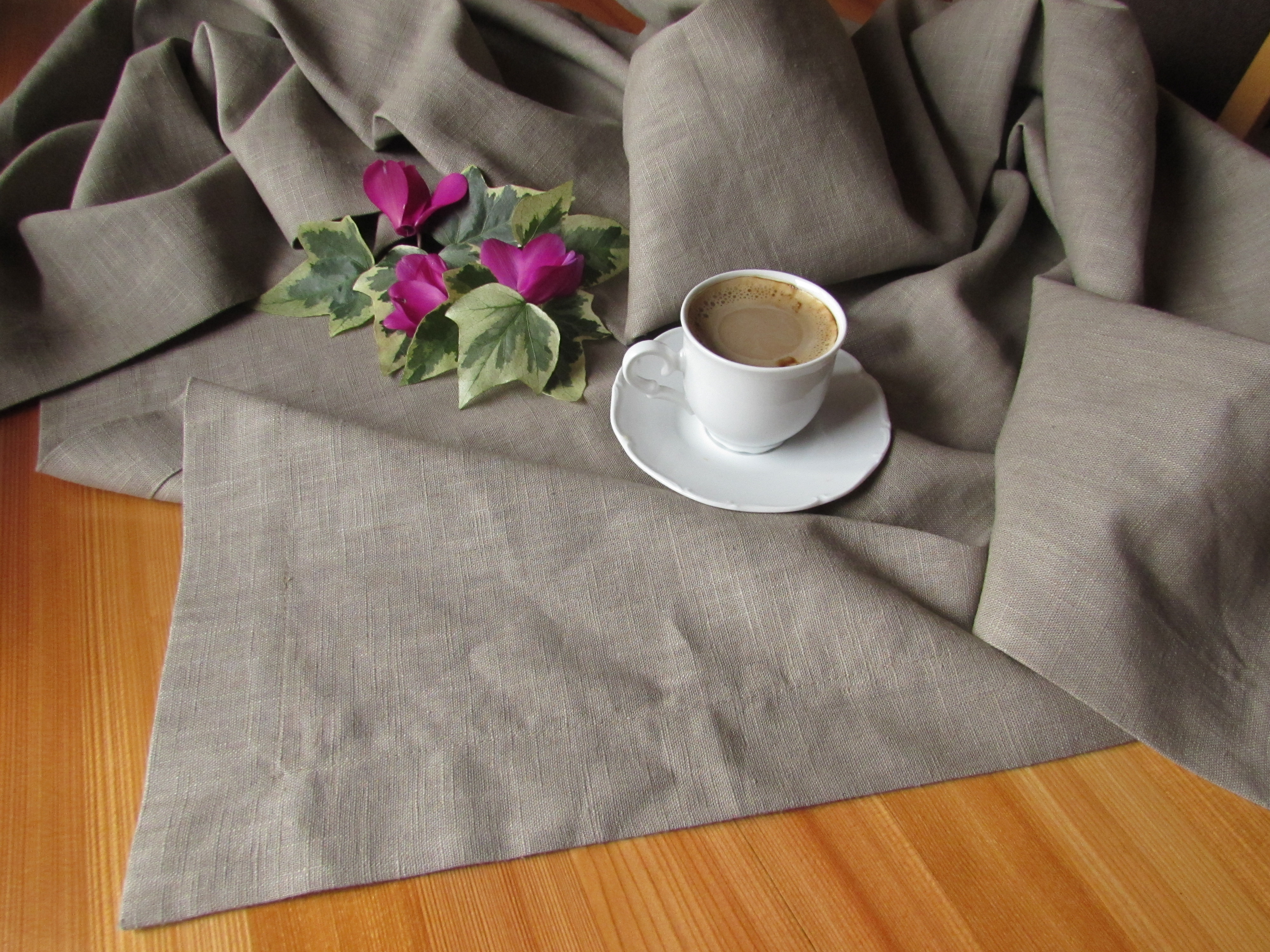 Brown ľanový obrus