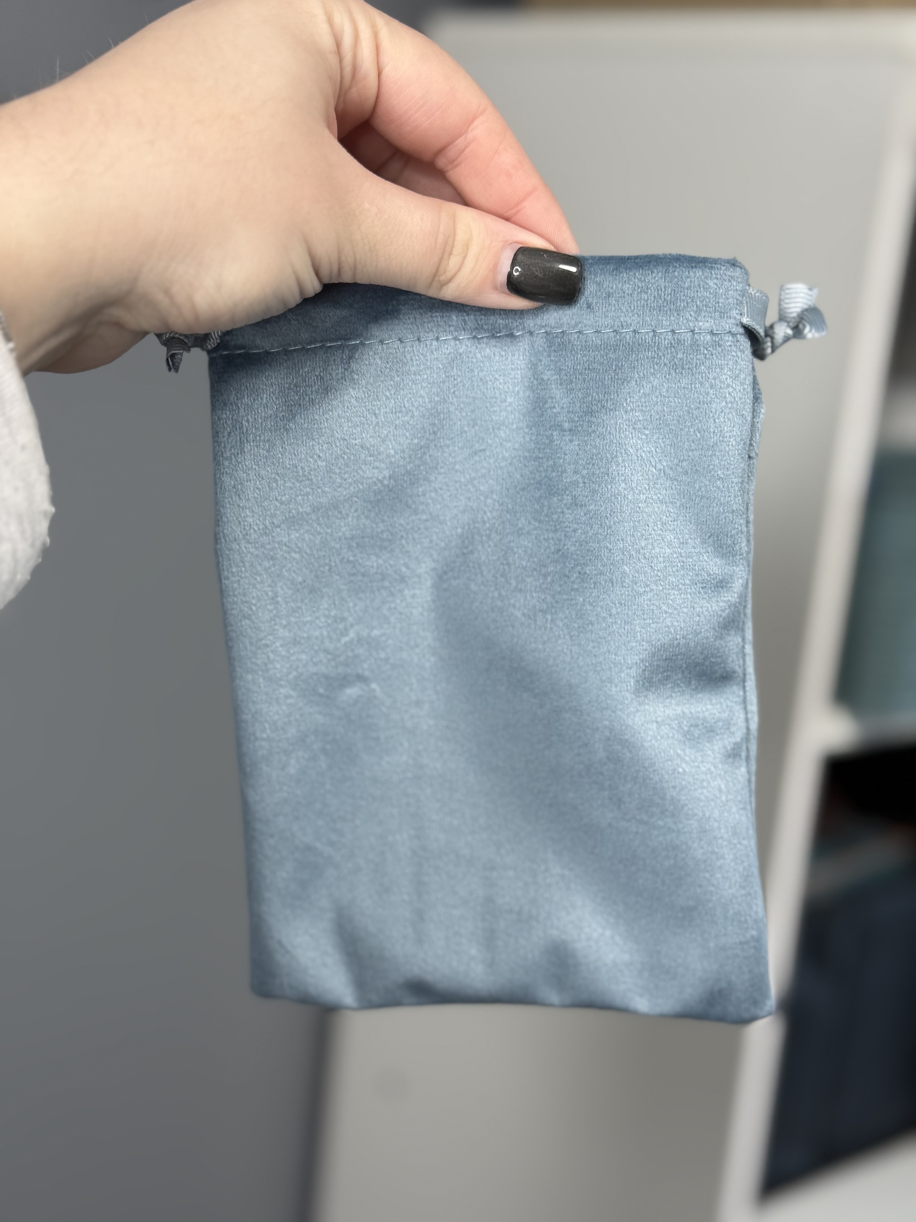 Оксамитовий мʼякий мішечкок для зберігання карт, рун, камінців (блакитний)