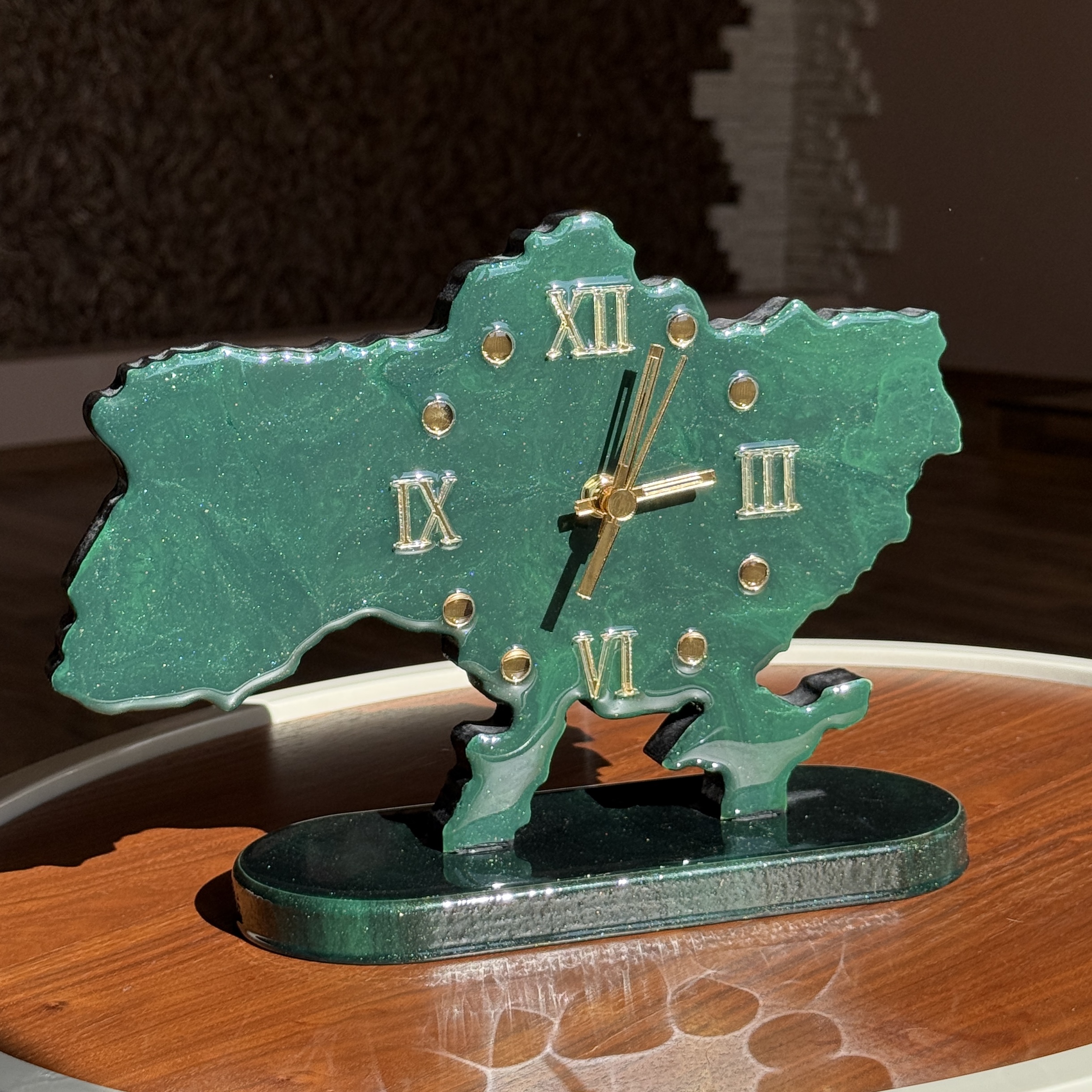 Годинник на підставці 