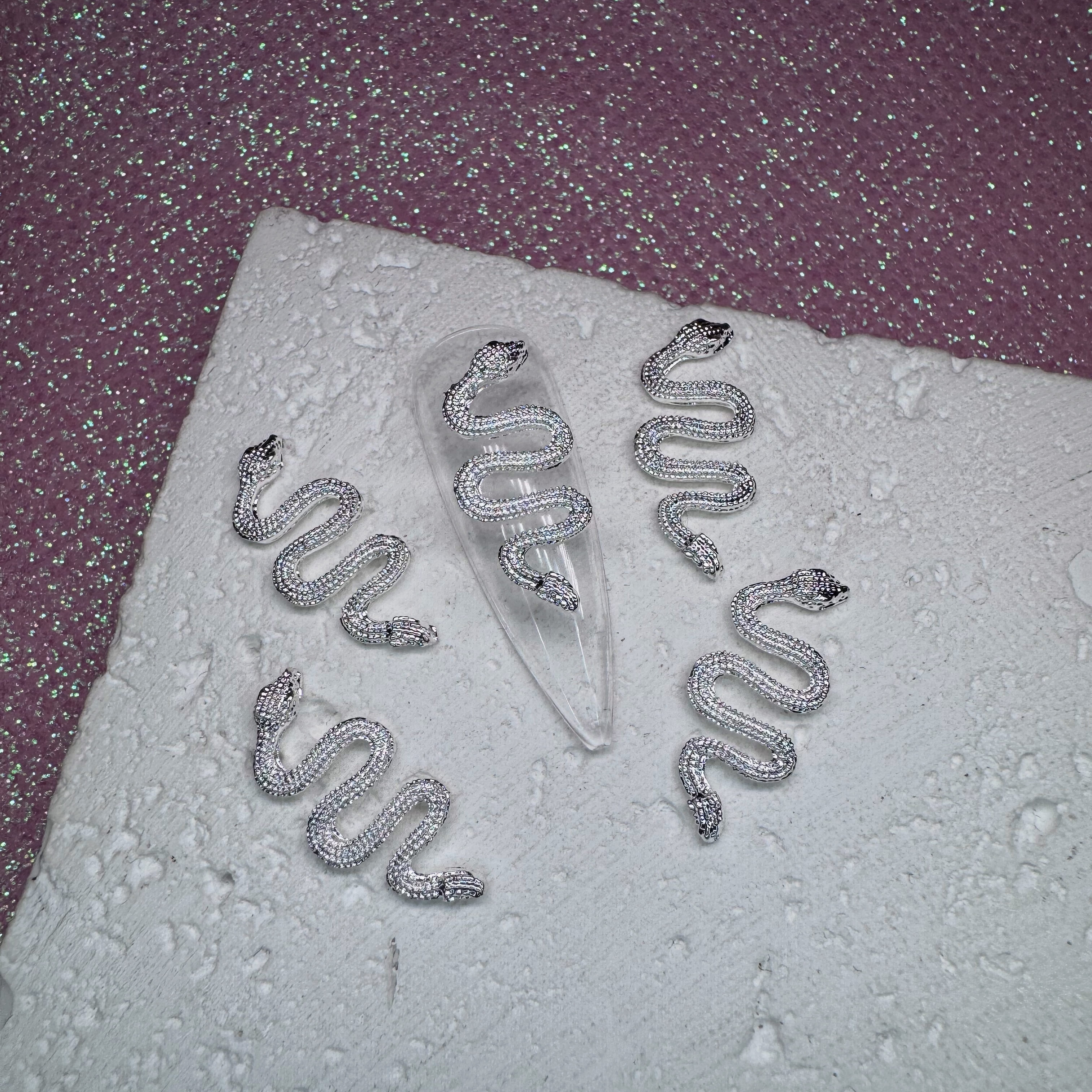 Фігурка для нігтів "Змія"