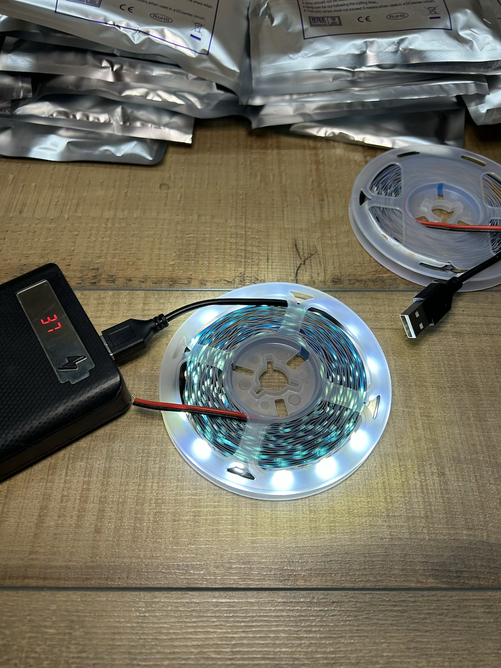 Led стрічка 5 вольт, 5 метрів , 4.8 Вт/м, +USB (холодний-білий)