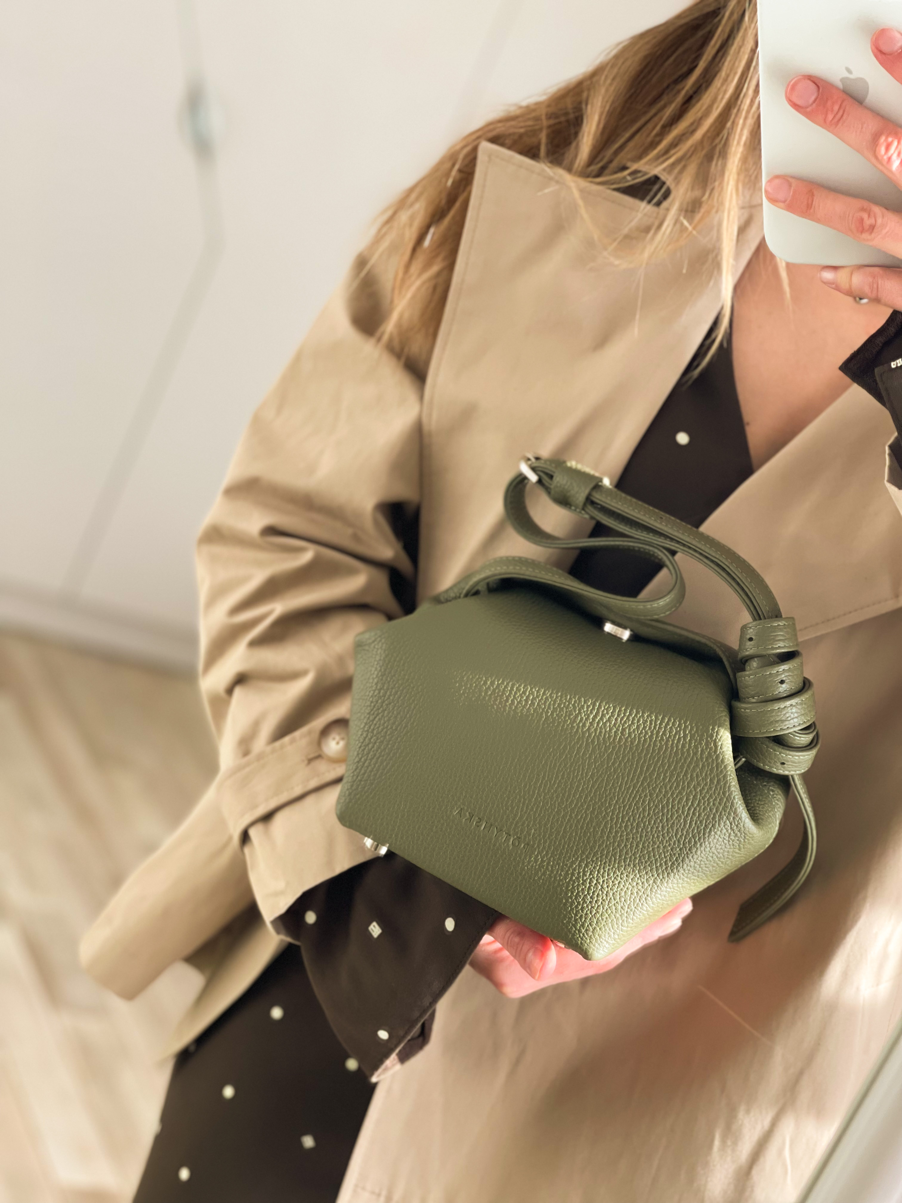 Амелі у оливковому