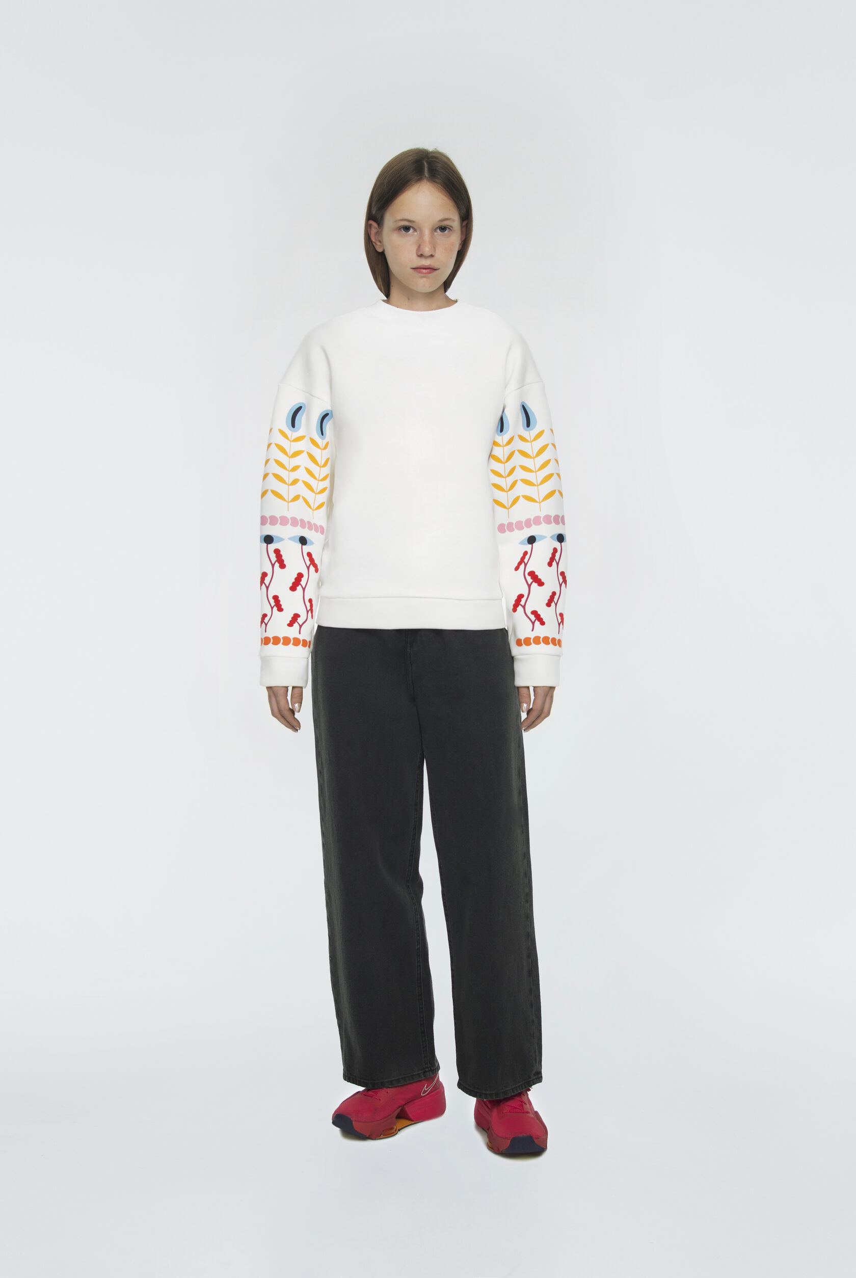 UKRAINIAN STYLE SWEATSHIRT / WHITE