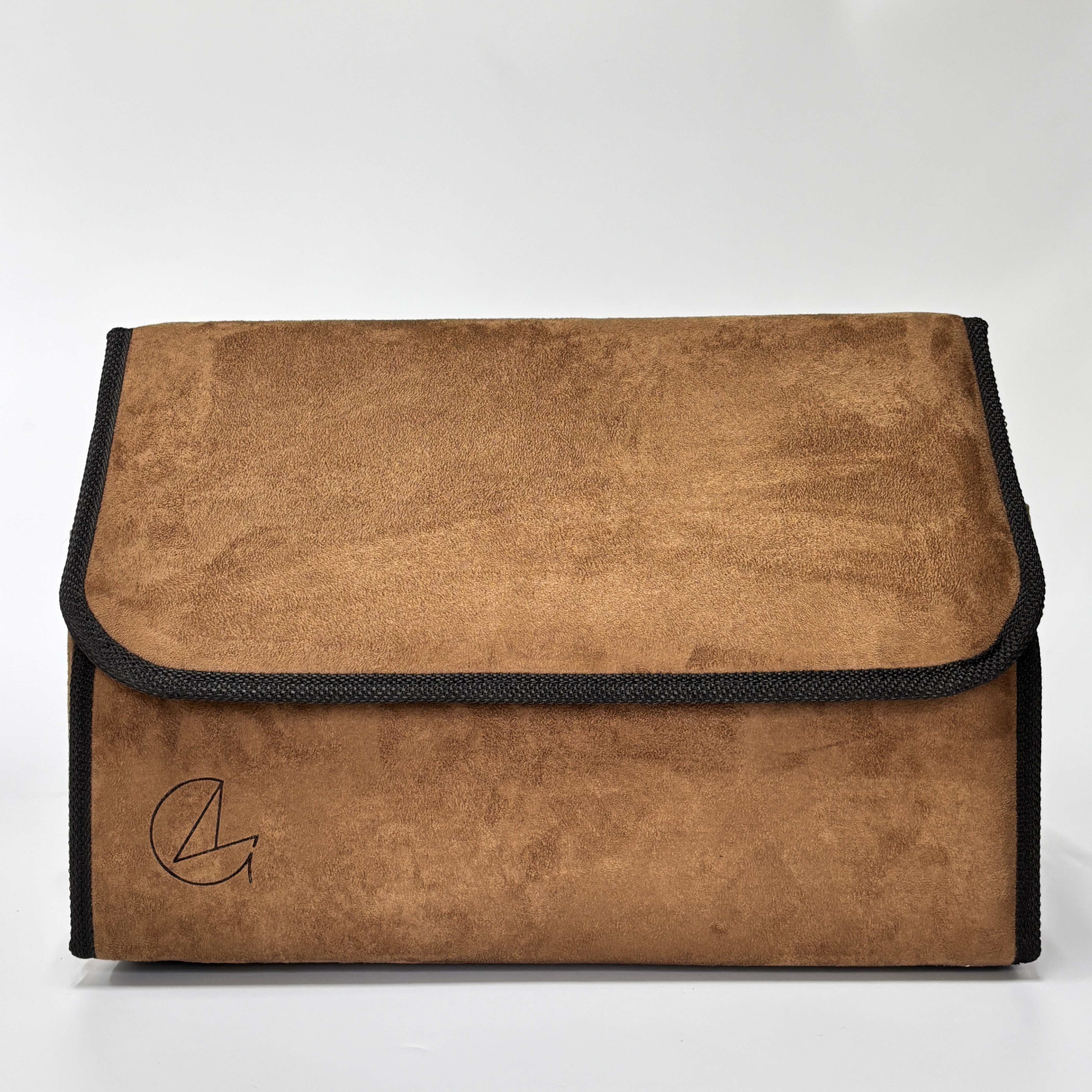 Коричневий