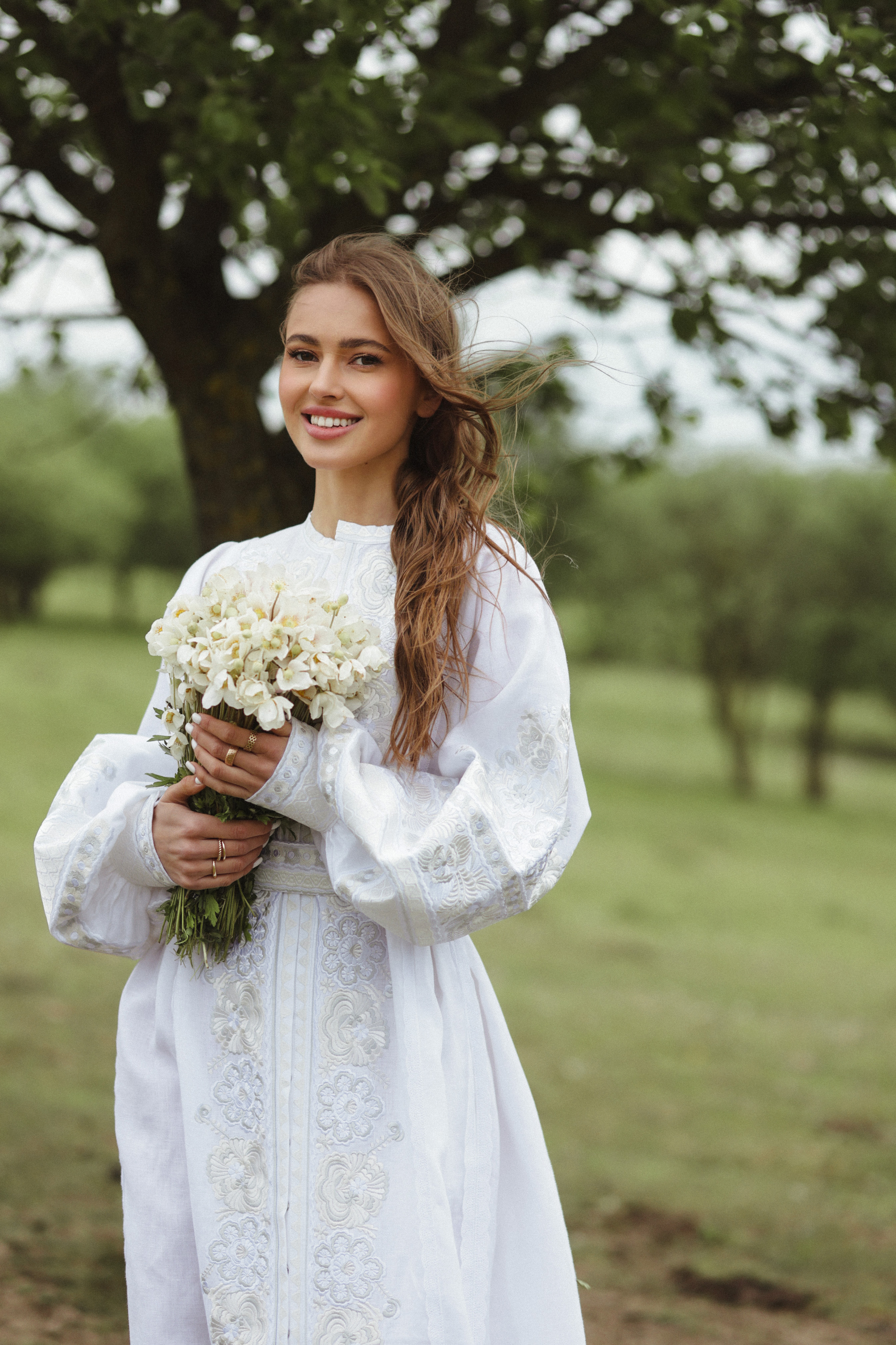 Сукня міді білого кольору