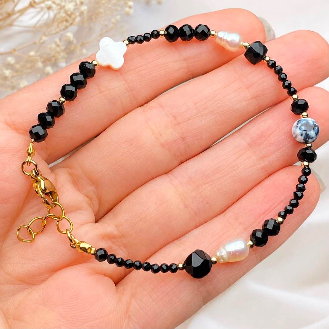 Black Tourmaline, Agate & Freshwater Pearl Bracelet