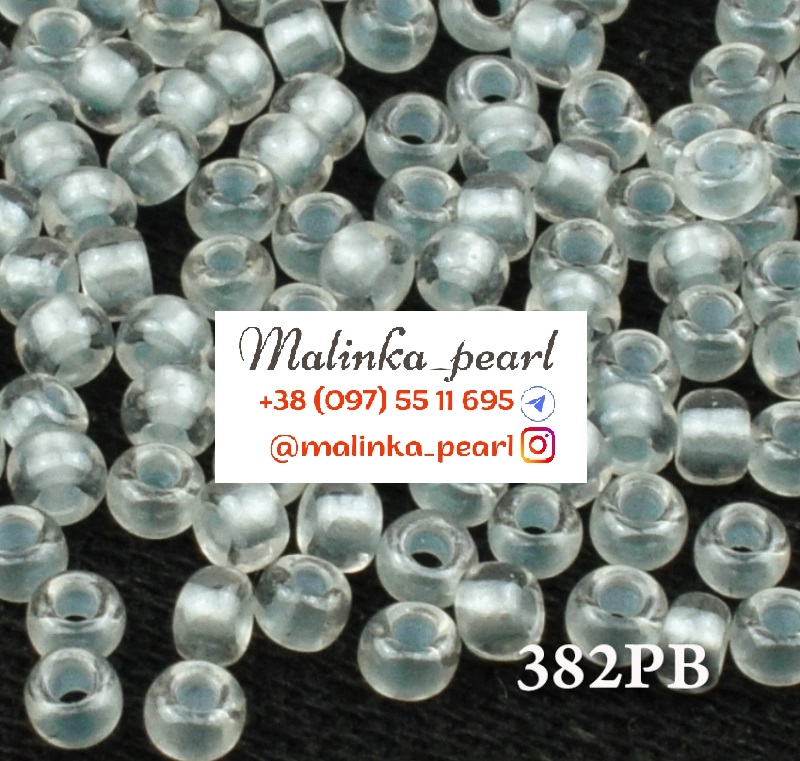 Бісер блакитний з перламутровою лінією всередині, прозорий