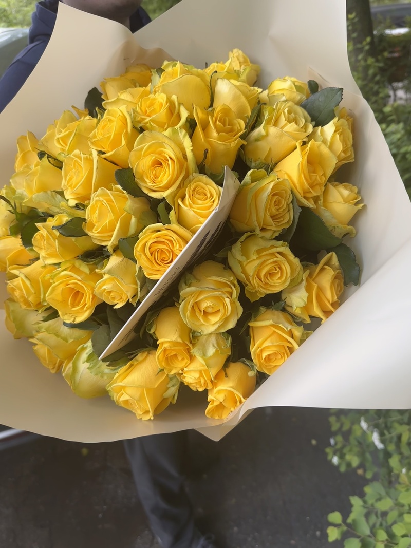 51 жовта троянда "Пенні Лейн"