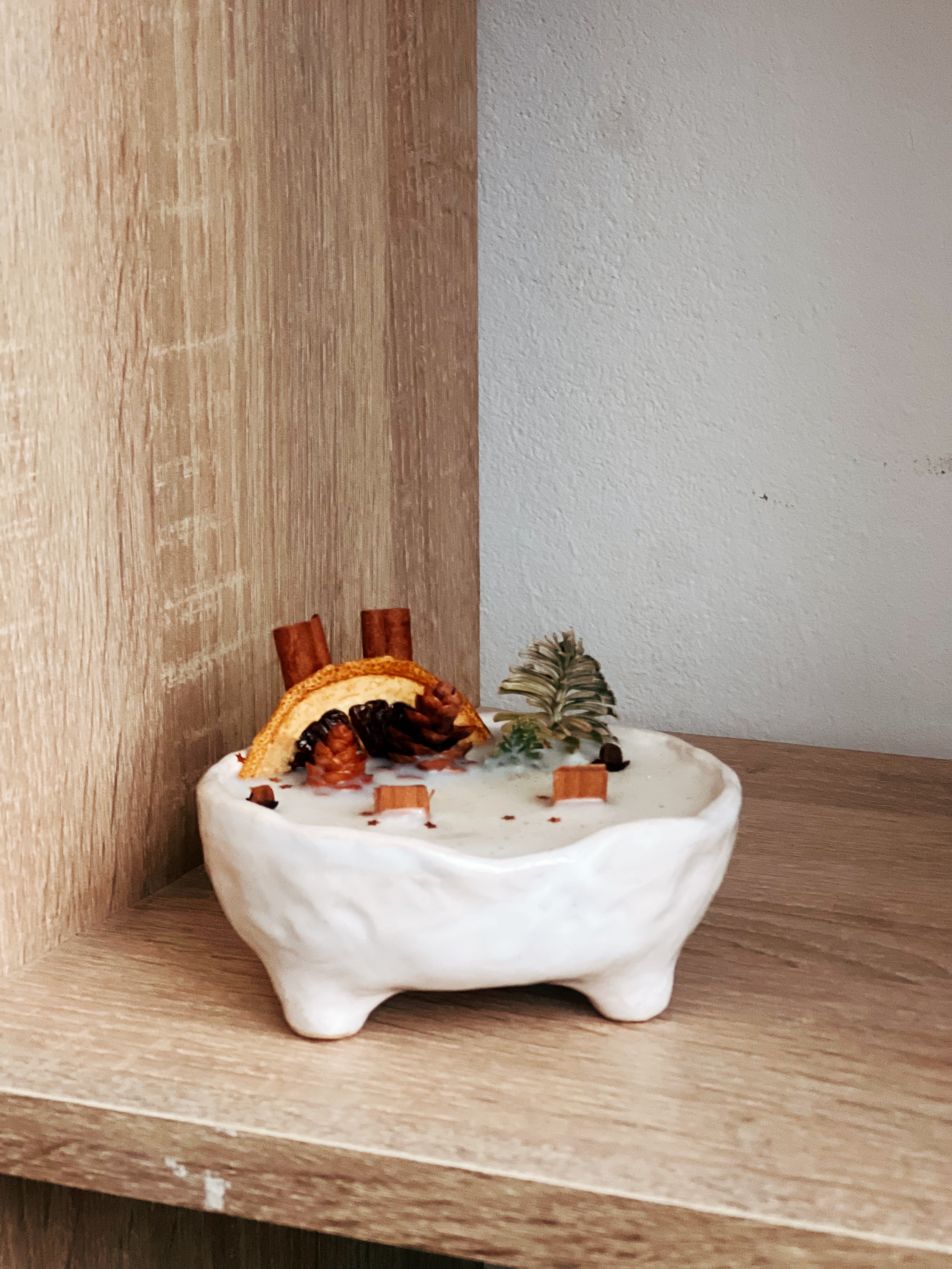 Свічка М на 200 мл на ножках