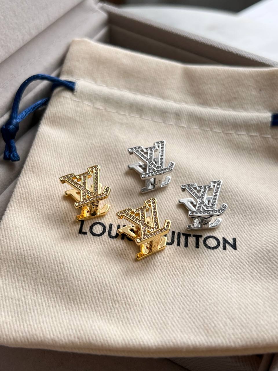 Сережки LV