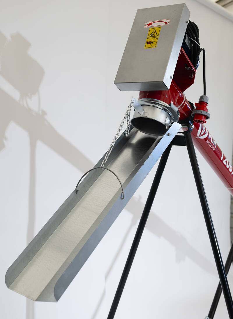 Зернонавантажувач шнековий POM T-206/2 довжиною 8 метрів та діаметром 140 мм