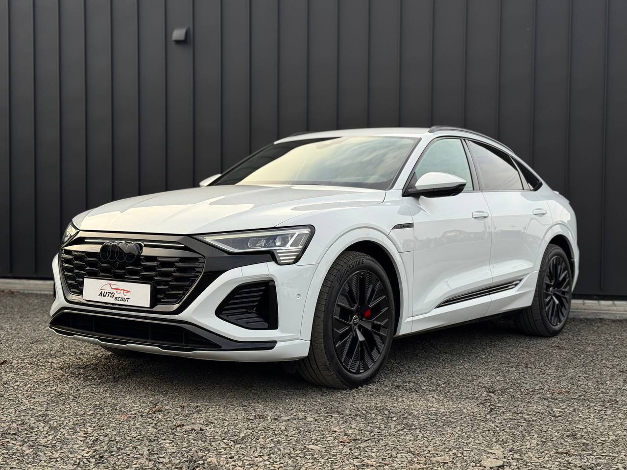 Audi Q8 E-tron Sportback S line quattro