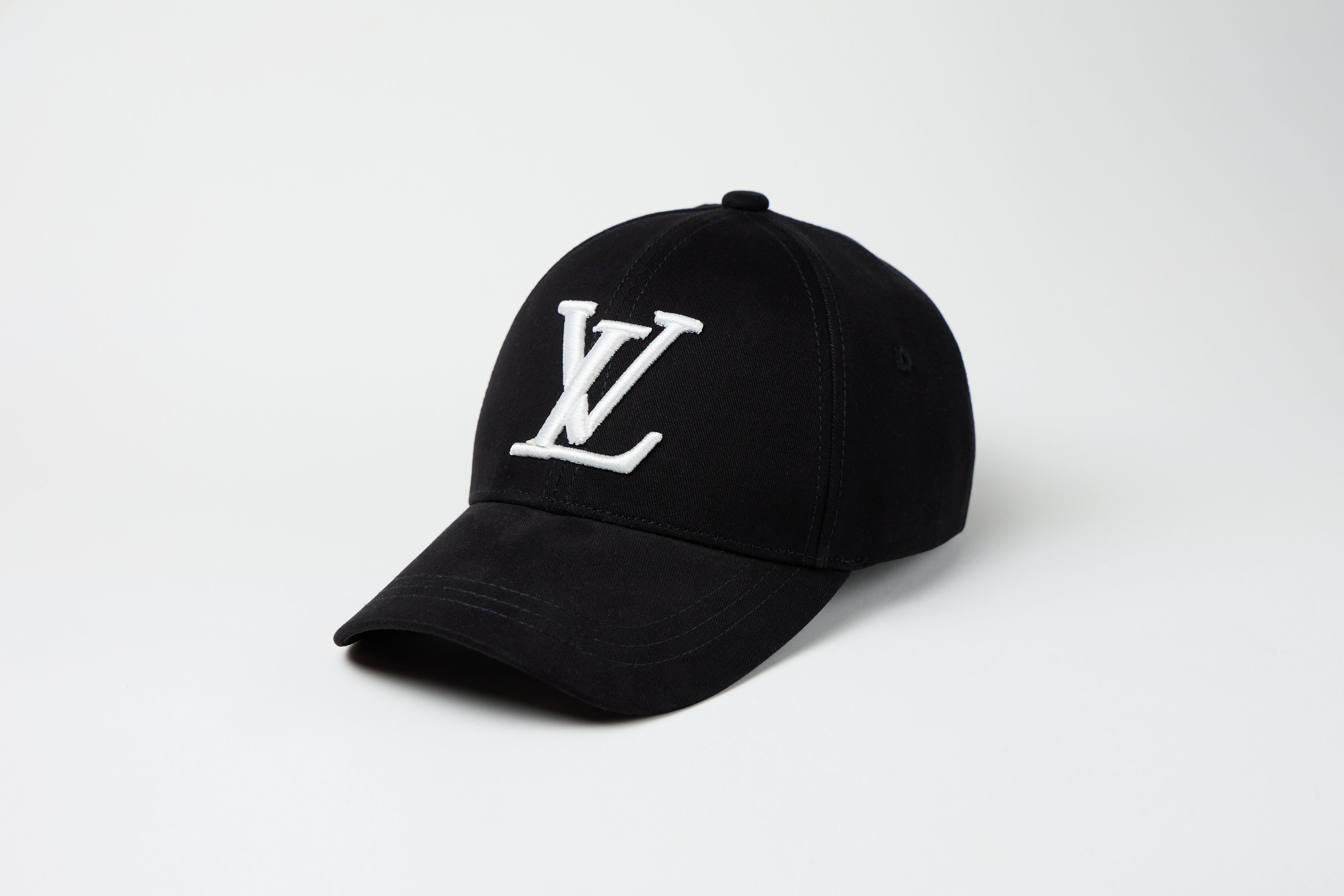 Бейсболка Louis Vuitton - Луі Віттон Вишивка Біла Копія