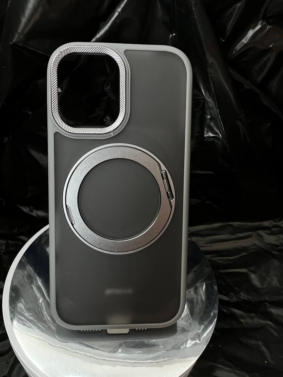 Iphone 17 Metal Ring