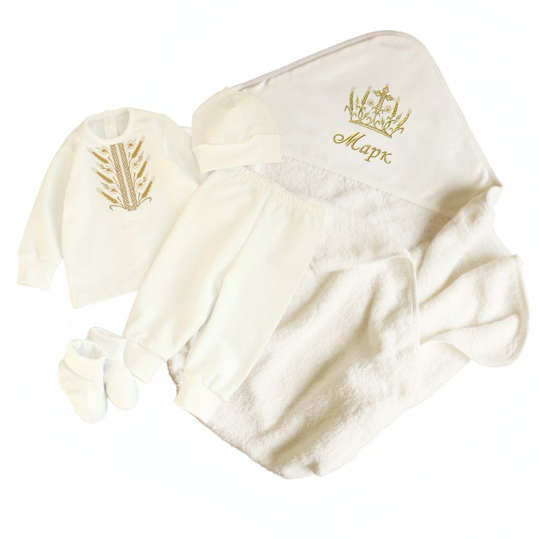 Теплий вишитий костюм для хрещення хлопчика з іменою крижмою