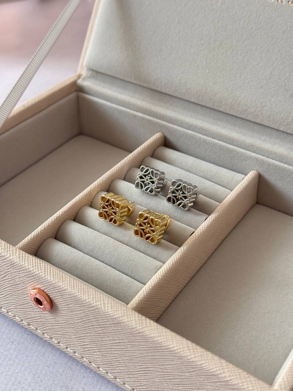 Сережки Loewe