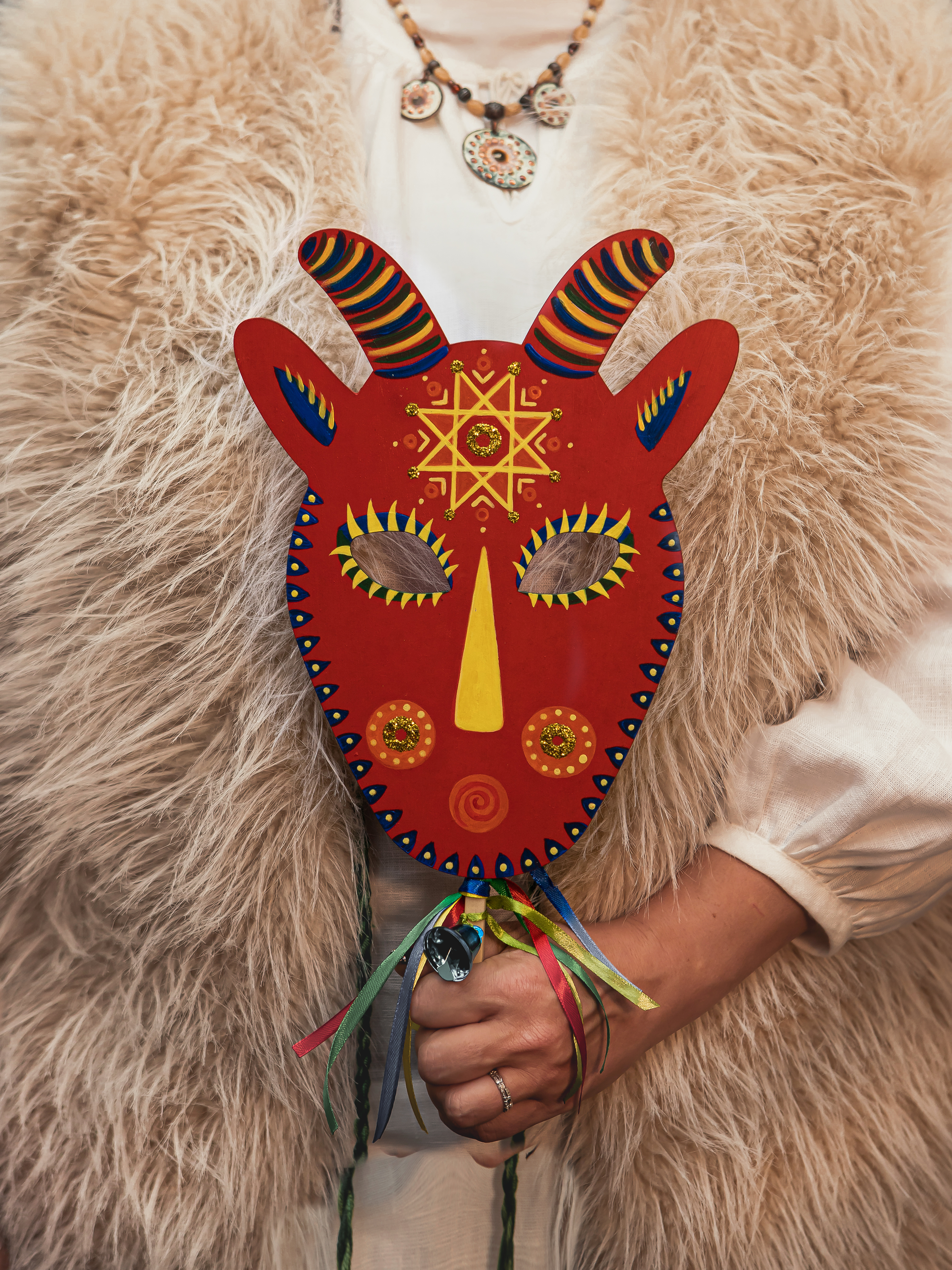 Маска Кози Мальована Червона