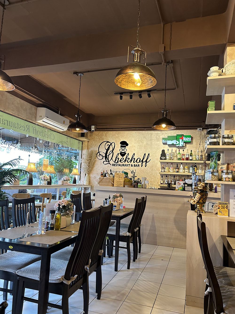 Chekhoff Restaurant & Bakery