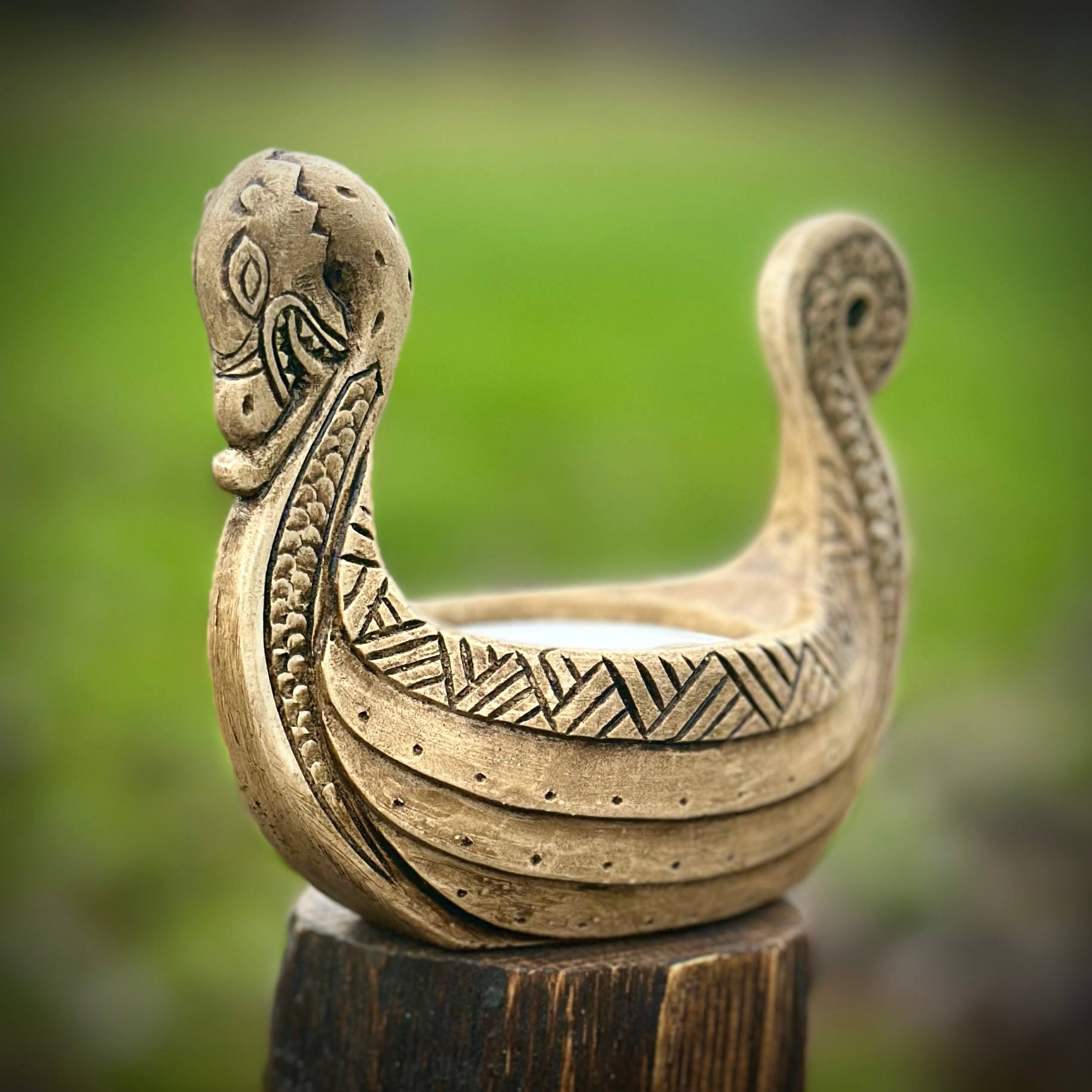 Підсвічник Дракар штучний мармур #2