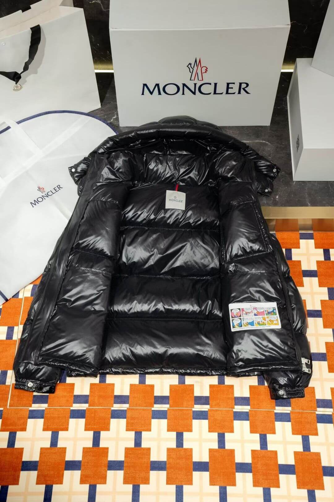 Moncler куртка