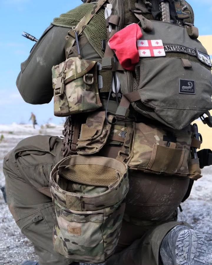 Універсальний підсумок скиду "Dusty Line" від українського бренду "Tur Gear".