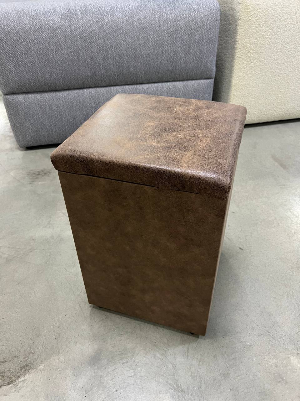 Пуф відкривний