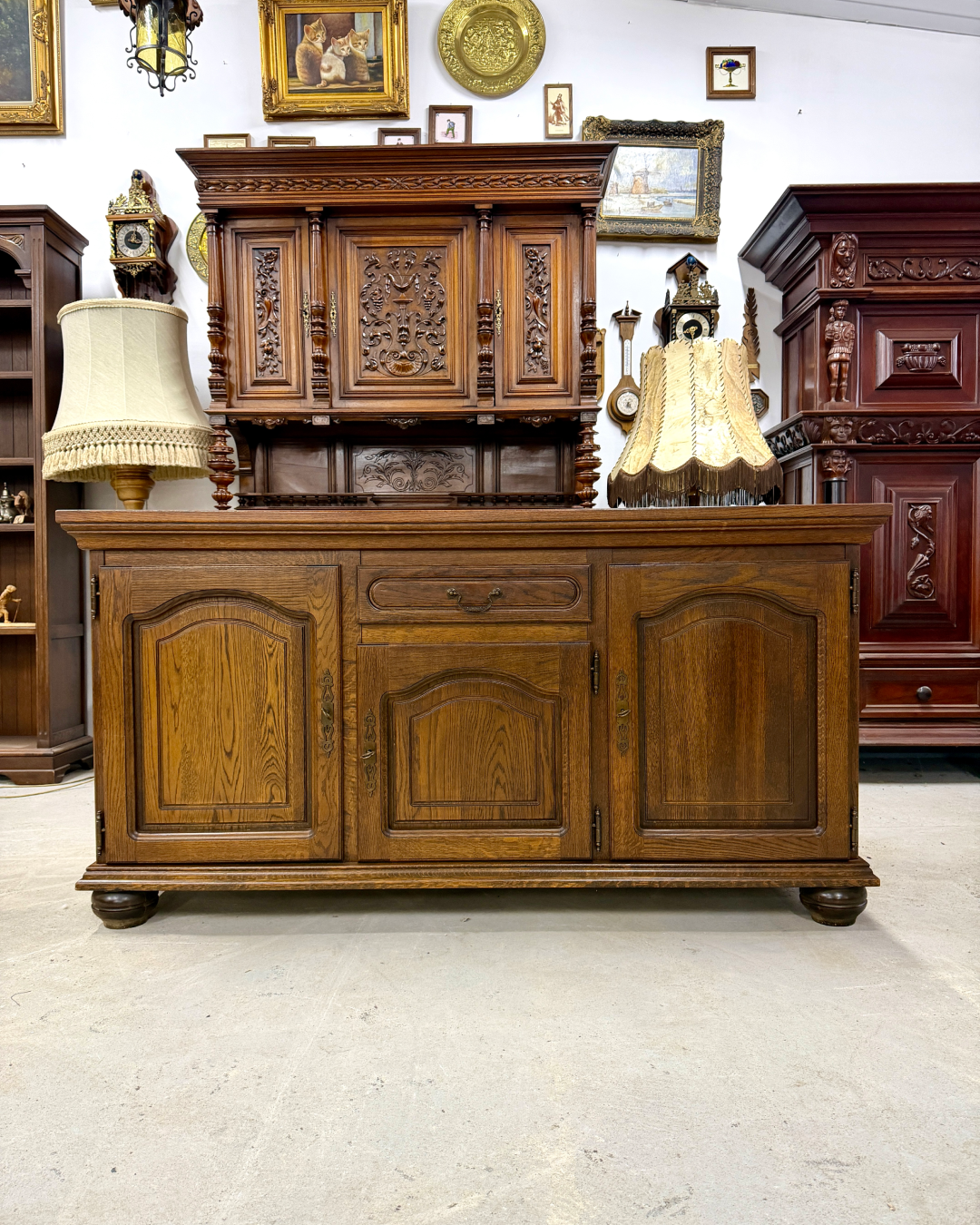 Дубовий комод у класичному стилі