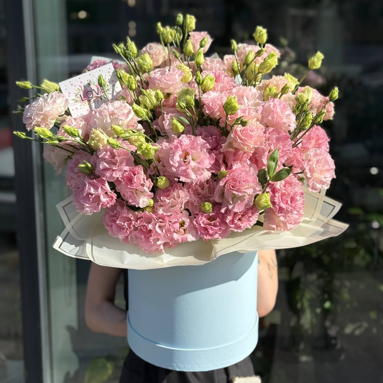 Композиція із рожевої еустоми