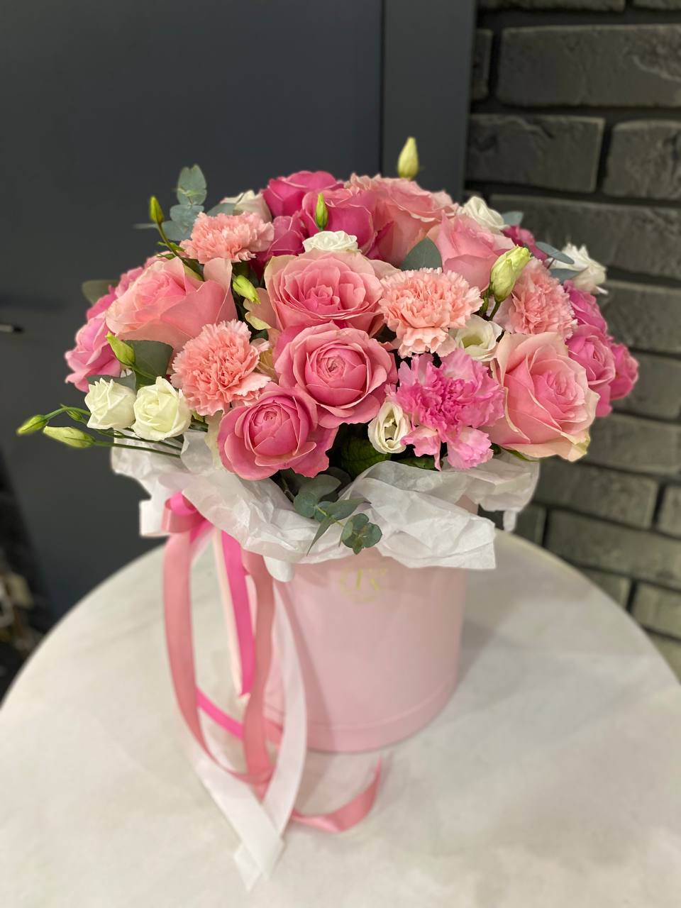 Рожевий квітковий бокс