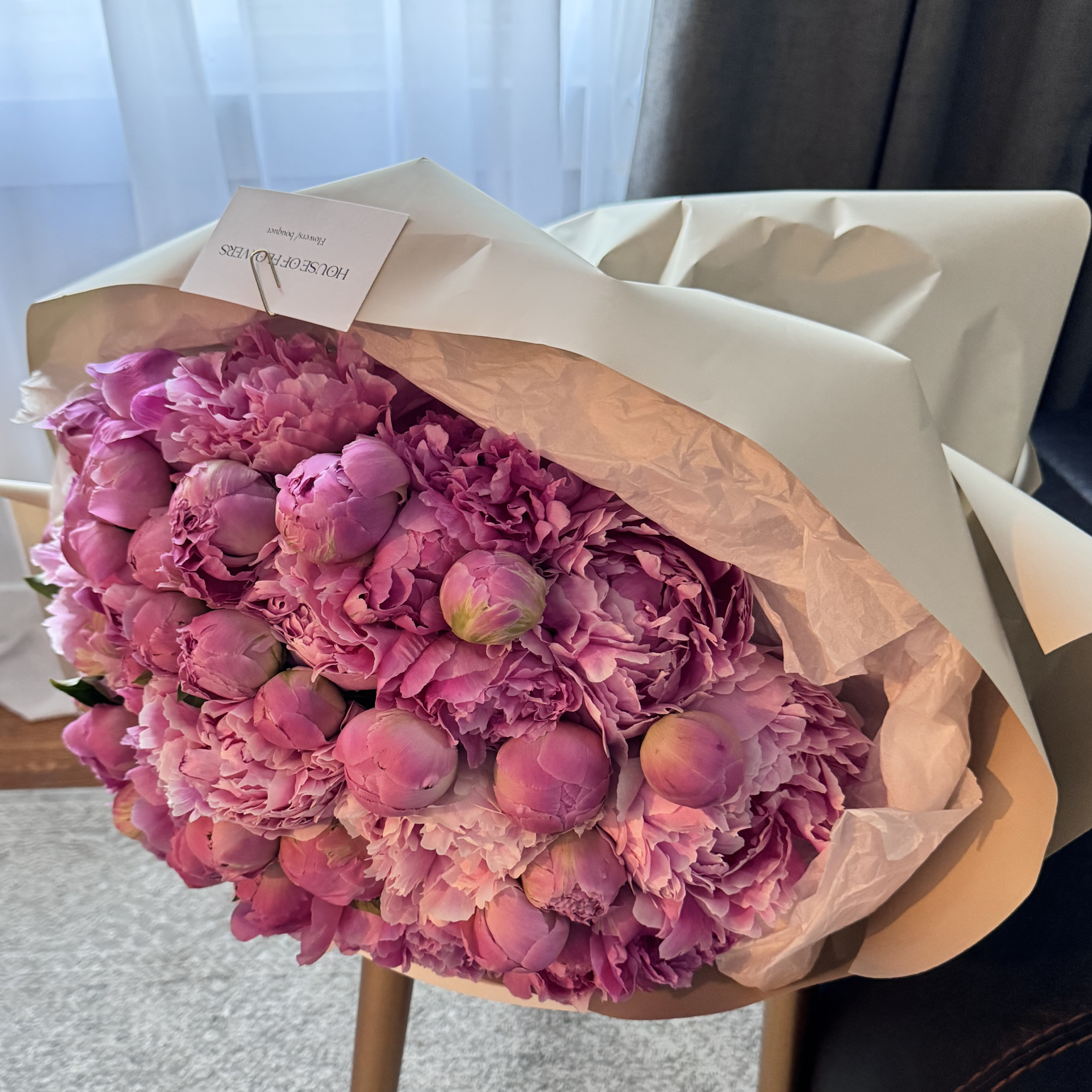 Monobouquet of peonies 100 pieces