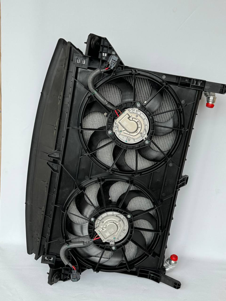 Корпус касети радіаторів на Tesla MX (в повному зборі)