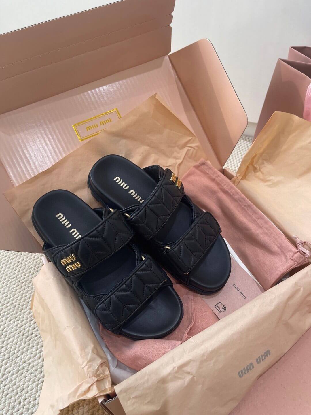 Miu Miu шльопанці