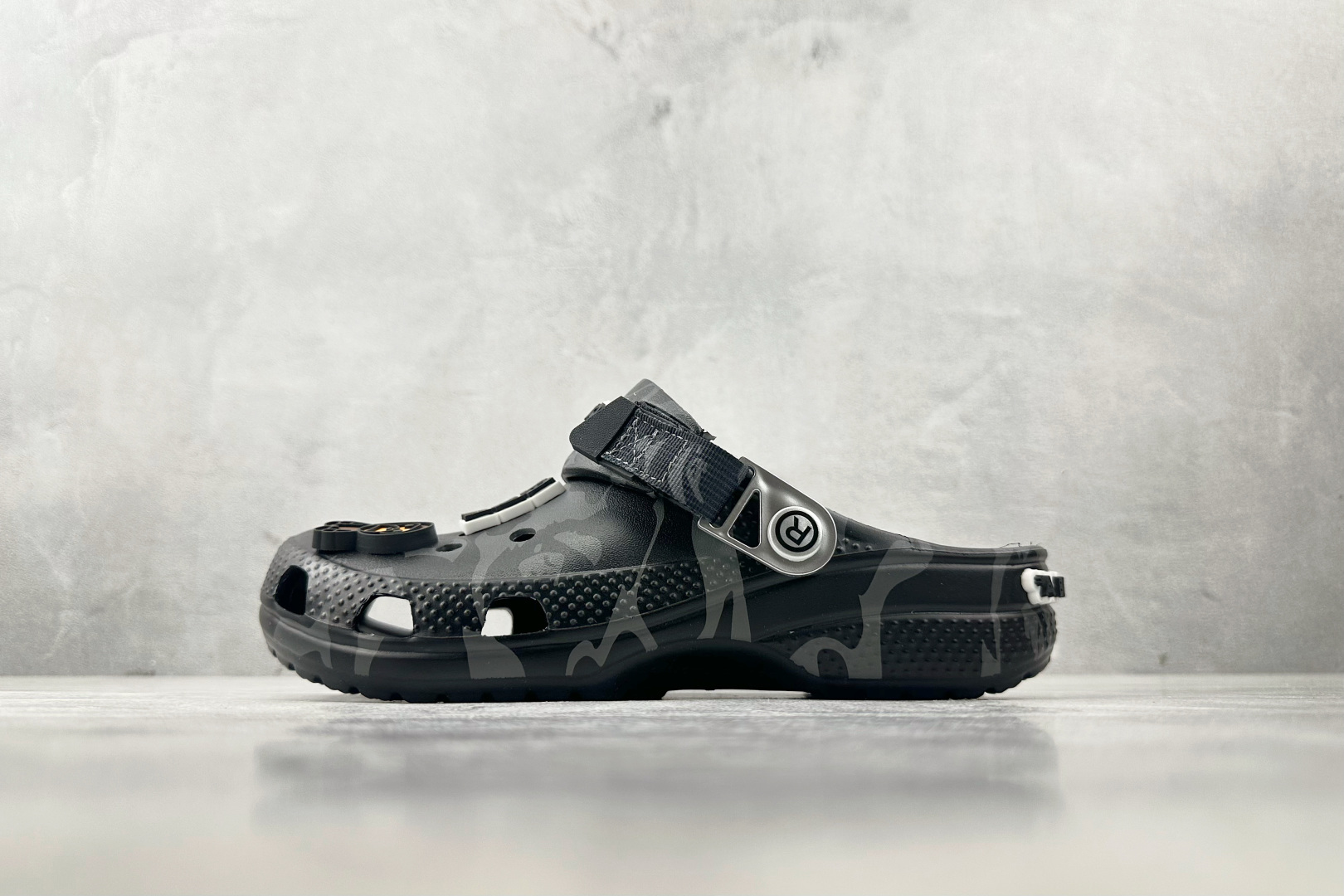 Bape x Crocs Classic Cl Czarny 209627-001