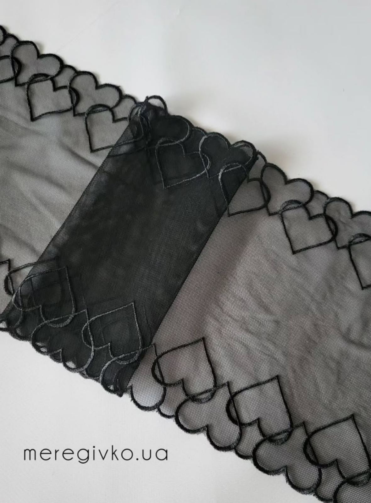 Вишивка на сітці "Black heart"