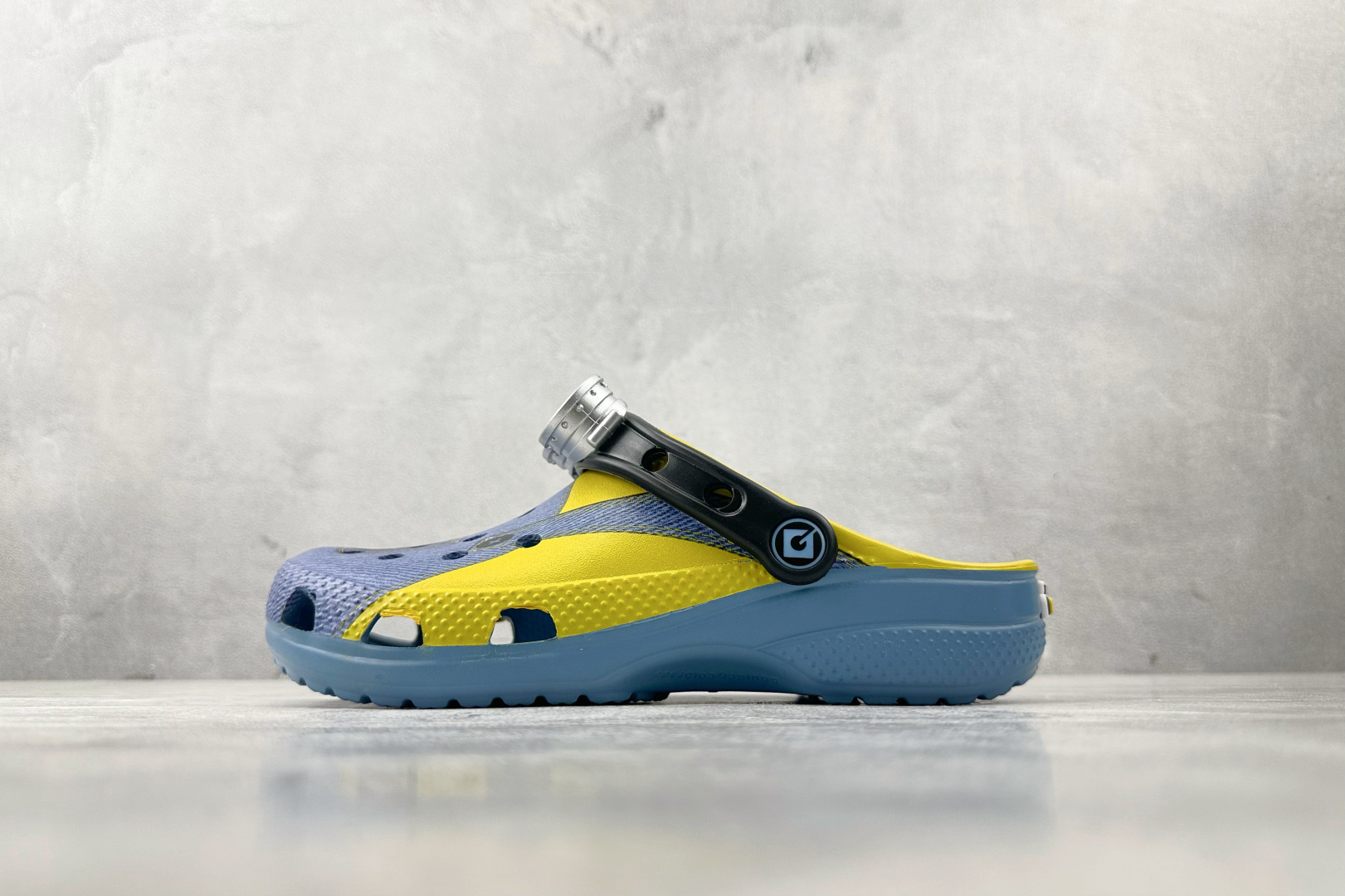 Crocs Classic Cl Minions Niebieski i Żółty 209477-001