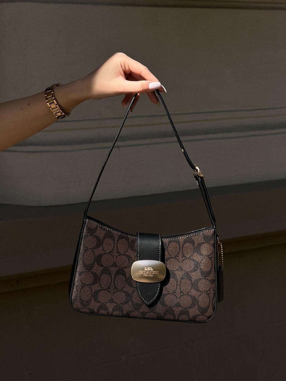 Coach Eliza Shoulder Bag In Signature Canvas