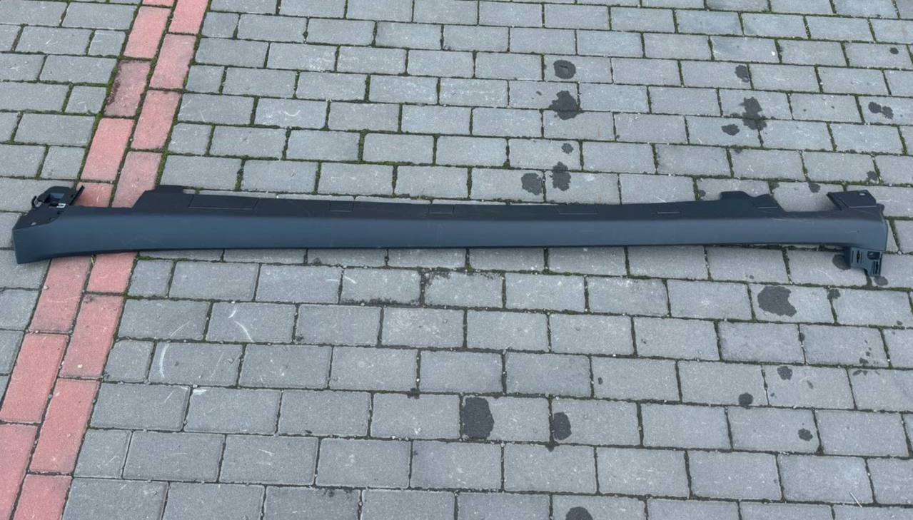 Поріг лівий на Tesla MX plaid 2021+